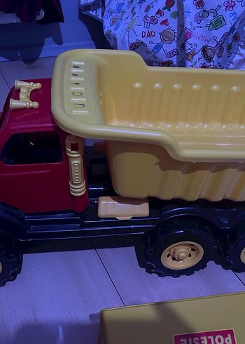 Renkli Kırmızı Oyuncak Kamyon - Görsel 2