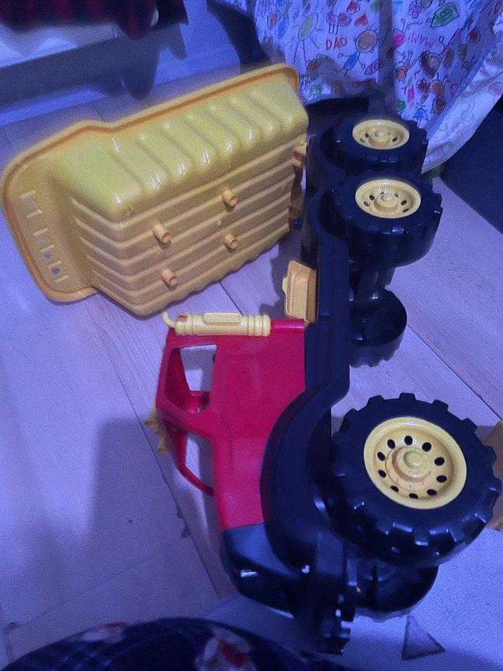 Renkli Kırmızı Oyuncak Kamyon - Görsel 5