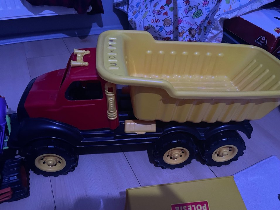 Renkli Kırmızı Oyuncak Kamyon - Görsel 2