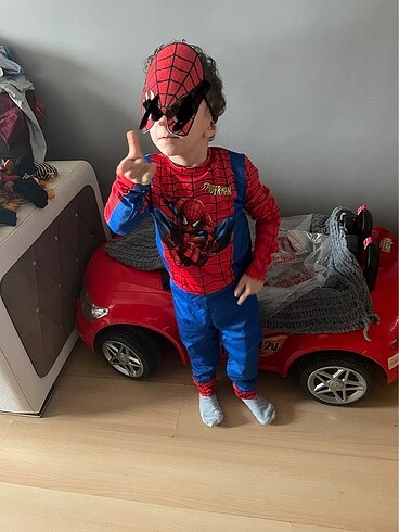 Diğer Spiderman kostümü