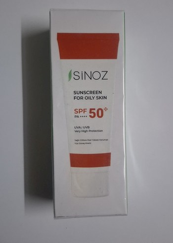 Sinoz Yağlı Ciltler için SPF50 Güneş Kremi - Görsel 2