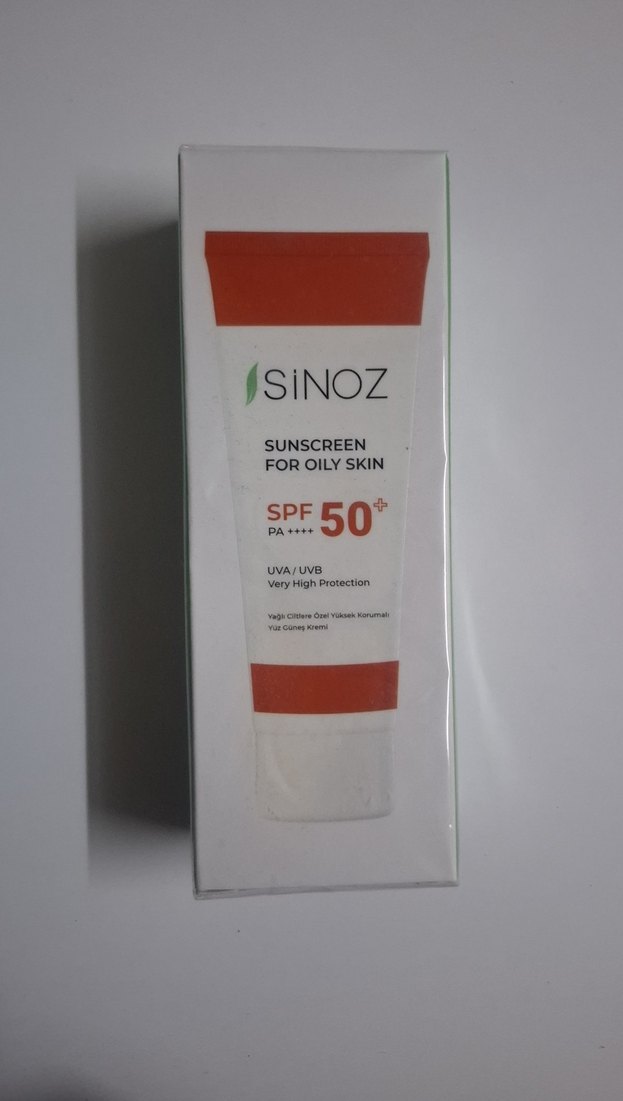 Sinoz Yağlı Ciltler için SPF50 Güneş Kremi - Görsel 2
