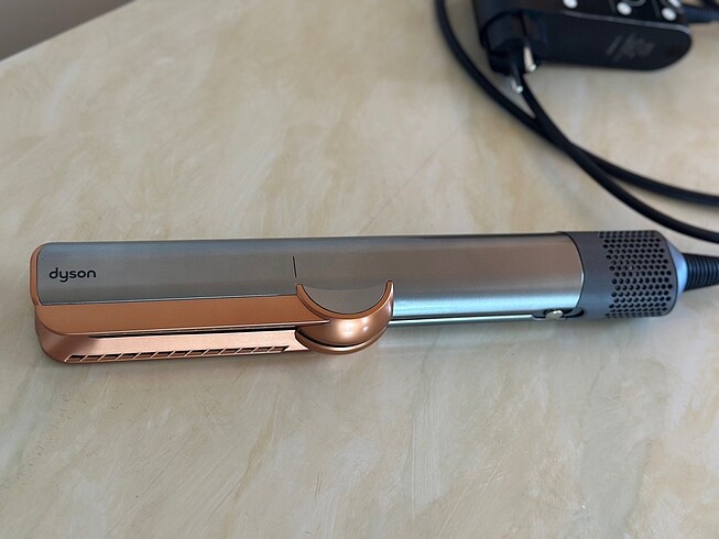 Dyson Airstrait saç düzleştirici - Görsel 5