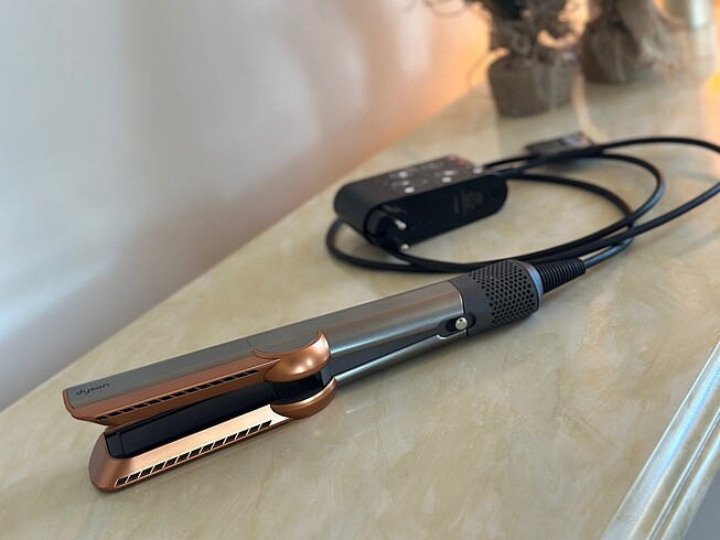 Dyson Airstrait saç düzleştirici - Görsel 8