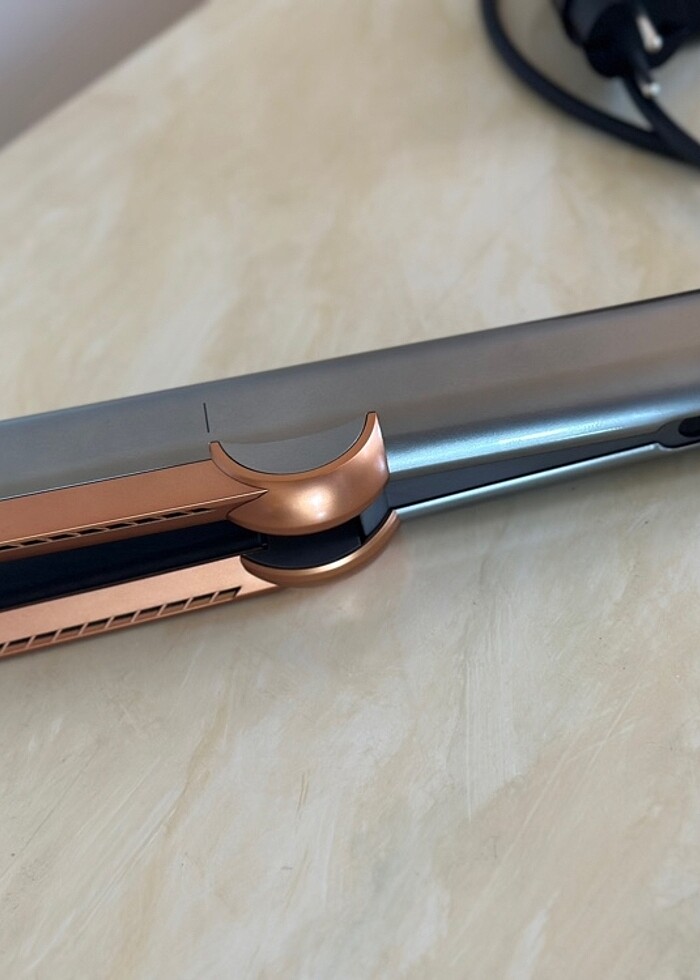Dyson Airstrait saç düzleştirici - Görsel 3