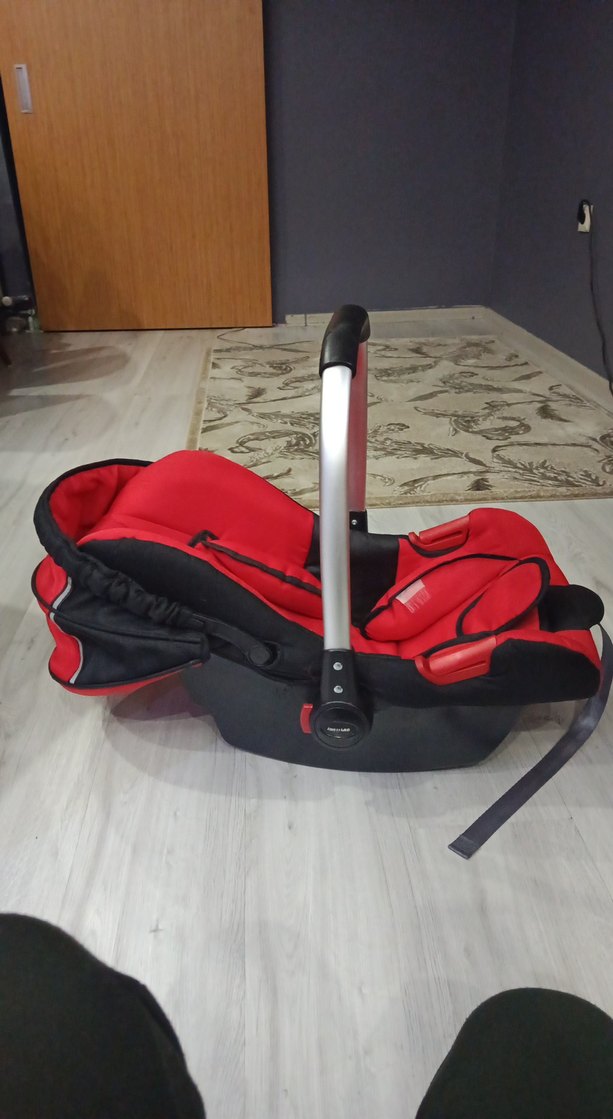 Kırmızı Bebek Oto Koltuğu - Görsel 3