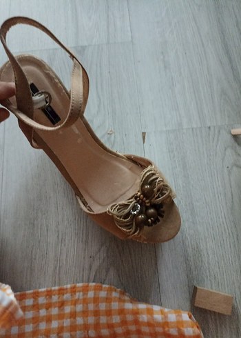 Bej Nakışlı Dolgu Topuklu Kadın Ayakkabı İnci marka - Görsel 6