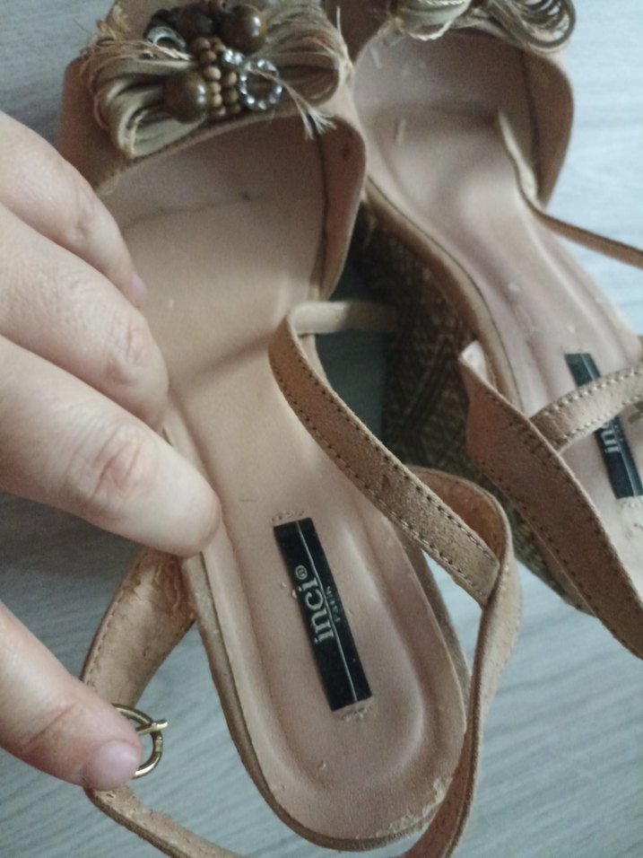 Bej Nakışlı Dolgu Topuklu Kadın Ayakkabı İnci marka - Görsel 3