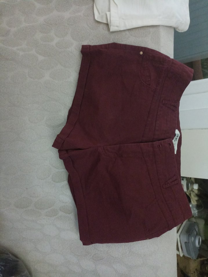 Bordo Mini Süet Düğmeli Kadın Şort - Görsel 3