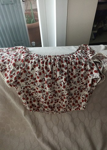 Çiçek Desenli Bordo Fırfırlı Straplez Bluz - Görsel 2