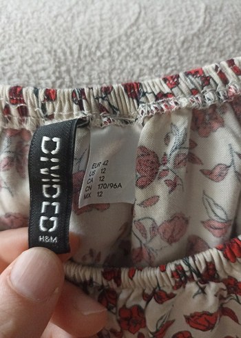 Çiçek Desenli Bordo Fırfırlı Straplez Bluz - Görsel 3