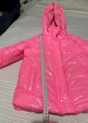 Kız Çocuk Pembe Parlak Kapüşonlu Mont - Görsel 6