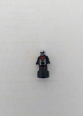 Diğer Lego Ant Man Heykel - 76051 numaralı sette kullanılmıştır 