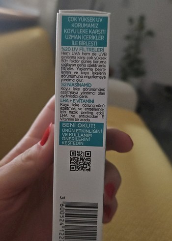 Beden L'Oréal Bright Reveal SPF 50+ Yüz Güneş Kremi