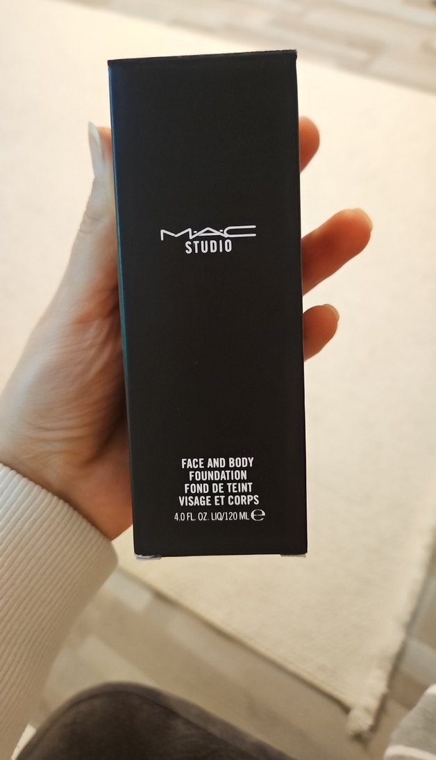 MAC Studio Yüz ve Vücut Fondöten 120 ml - Görsel 2