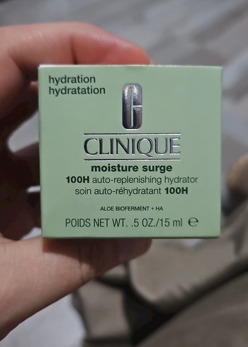 Clinique Moisture Surge 100H Nemlendirici