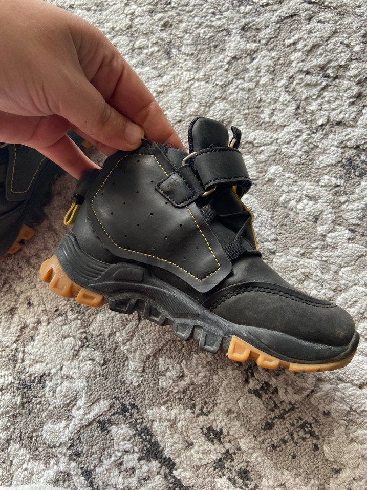 Sarı Detaylı Erkek Çocuk bot - Görsel 5