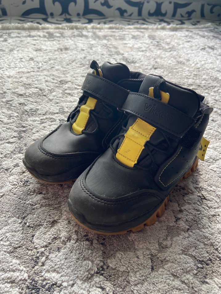 Sarı Detaylı Erkek Çocuk bot - Görsel 2