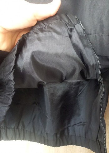 Siyah Yüksek Yakalı Fermuarlı yağmurluk - Görsel 6