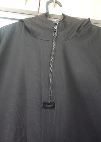 Siyah Yüksek Yakalı Fermuarlı yağmurluk - Görsel 4