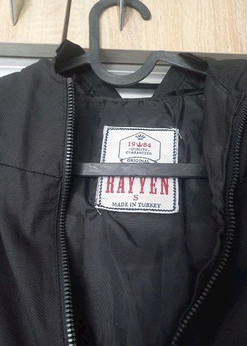 Siyah Yüksek Yakalı Fermuarlı yağmurluk - Görsel 5