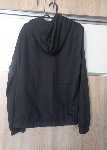 Siyah Yüksek Yakalı Fermuarlı yağmurluk - Görsel 7