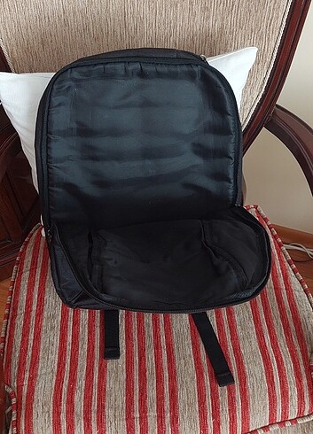 Targus Bilgisayar Çantası - Görsel 2