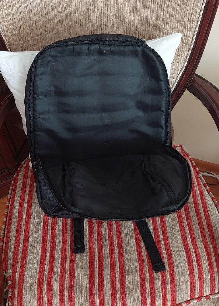 Targus Bilgisayar Çantası - Görsel 2