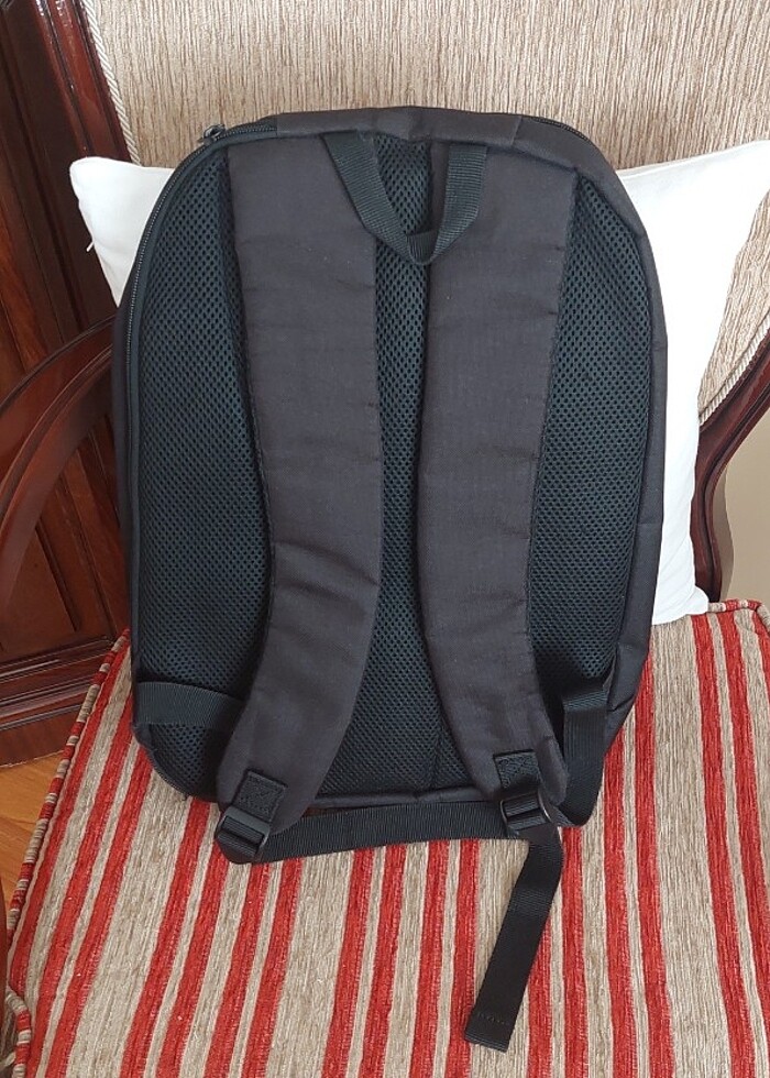 Targus Bilgisayar Çantası - Görsel 3