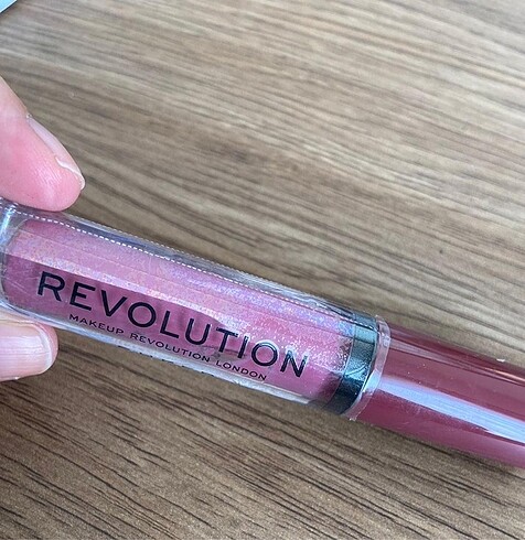 Revolution Likit Ruj
