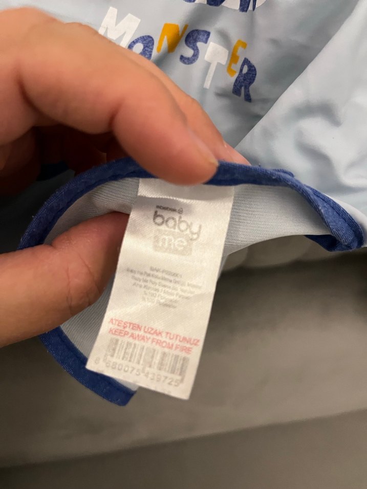 Mavi Gri Baskılı Bebek Önlüğü - Görsel 3