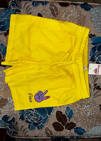 Sarı Düğmeli Kız Çocuk Mini Şort