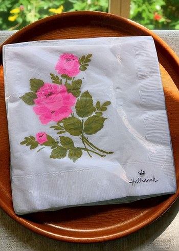Pembe Çiçek Desenli Hallmark Peçete
