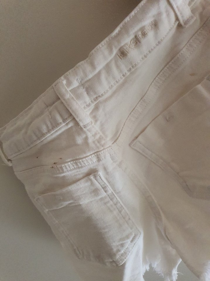 Düğmeli Beyaz Keten Hamile Mini Şort - Görsel 3