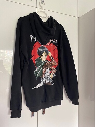 xl Beden attack on titan sweathirt