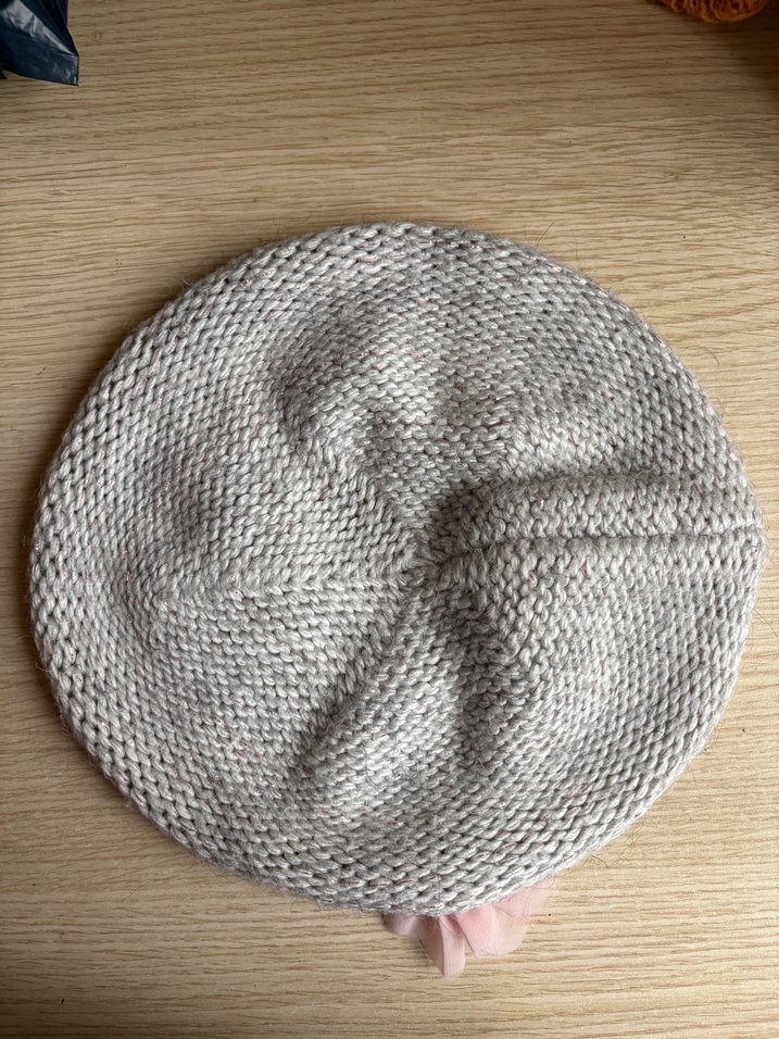 Gri Triko Bere Pembe Çiçek Detaylı - Görsel 2