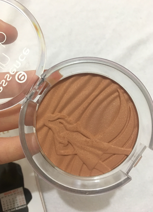 Essence bronzer