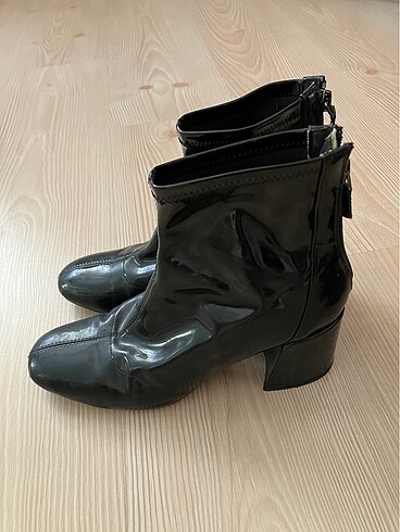37 Beden siyah Renk Bershka bot