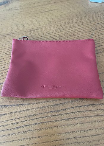 Salvatore Ferragamo Kadin Pembe Deri Makyaj Cantasi Fermuarli