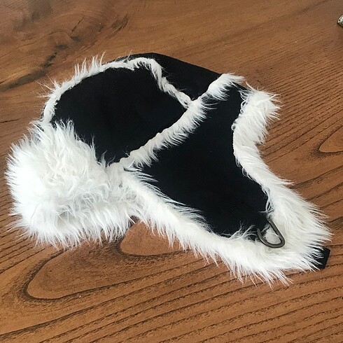 Zara Nubuk Peluşlu Şapka