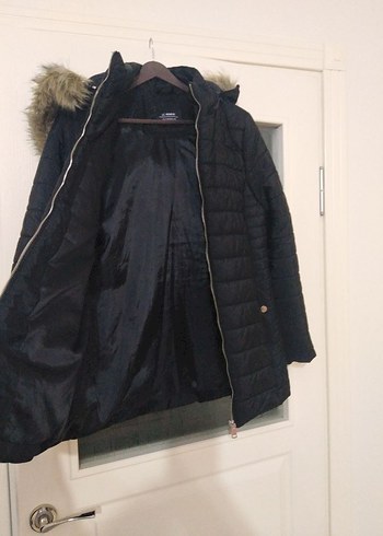 Kürk Detaylı Siyah Kadın Kışlık Mont - Görsel 2