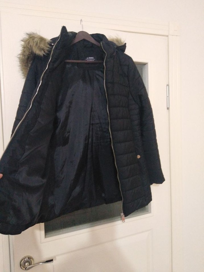 Kürk Detaylı Siyah Kadın Kışlık Mont - Görsel 2