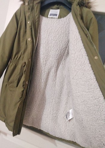 Kapüşonlu ve Kürklü Haki Kız çocuk Mont - Görsel 4