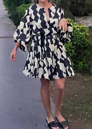 Zara Zebra Desenli V Yakalı Mini Elbise
