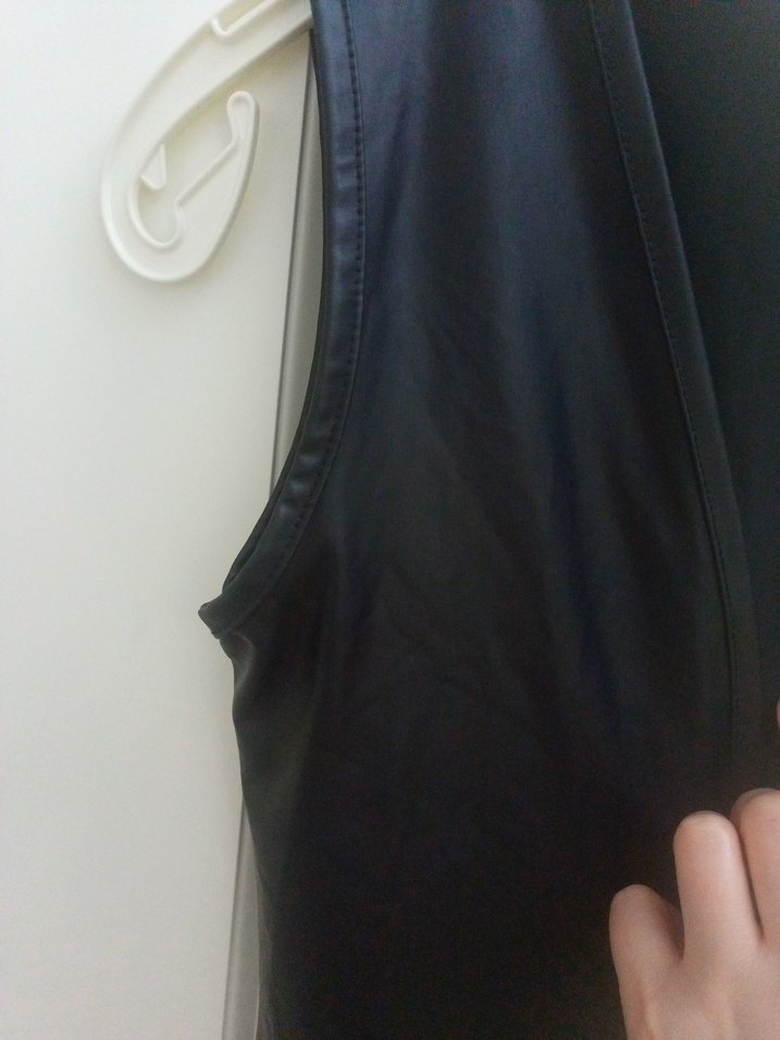 Püsküllü Siyah ince yumuşak deri Kolsuz Mini çocuk Yelek - Görsel 2