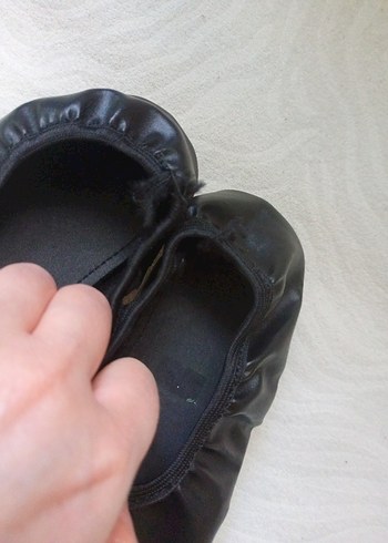 Kız Çocuk Siyah Lastikli Bale Ayakkabısı pisi pisi - Görsel 2