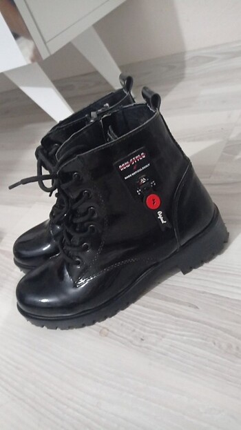 Diğer Parlak bot 