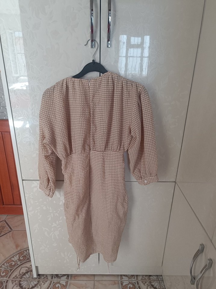 Bej kadın büzgülü kısa elbise - Görsel 2