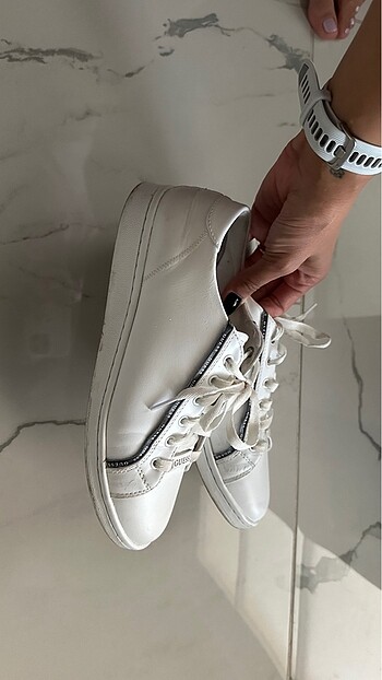 Guess Guess Beyaz Spor Ayakkabı | 40 no
