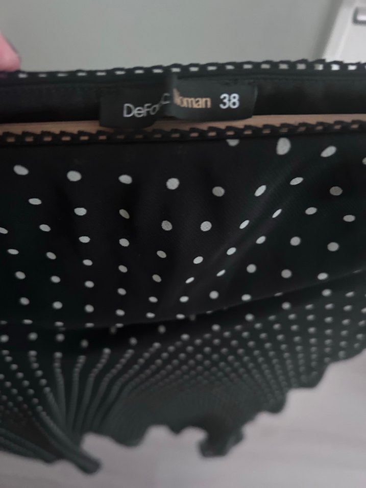 Puantiyeli Siyah Piliseli Uzun Etek - Görsel 3